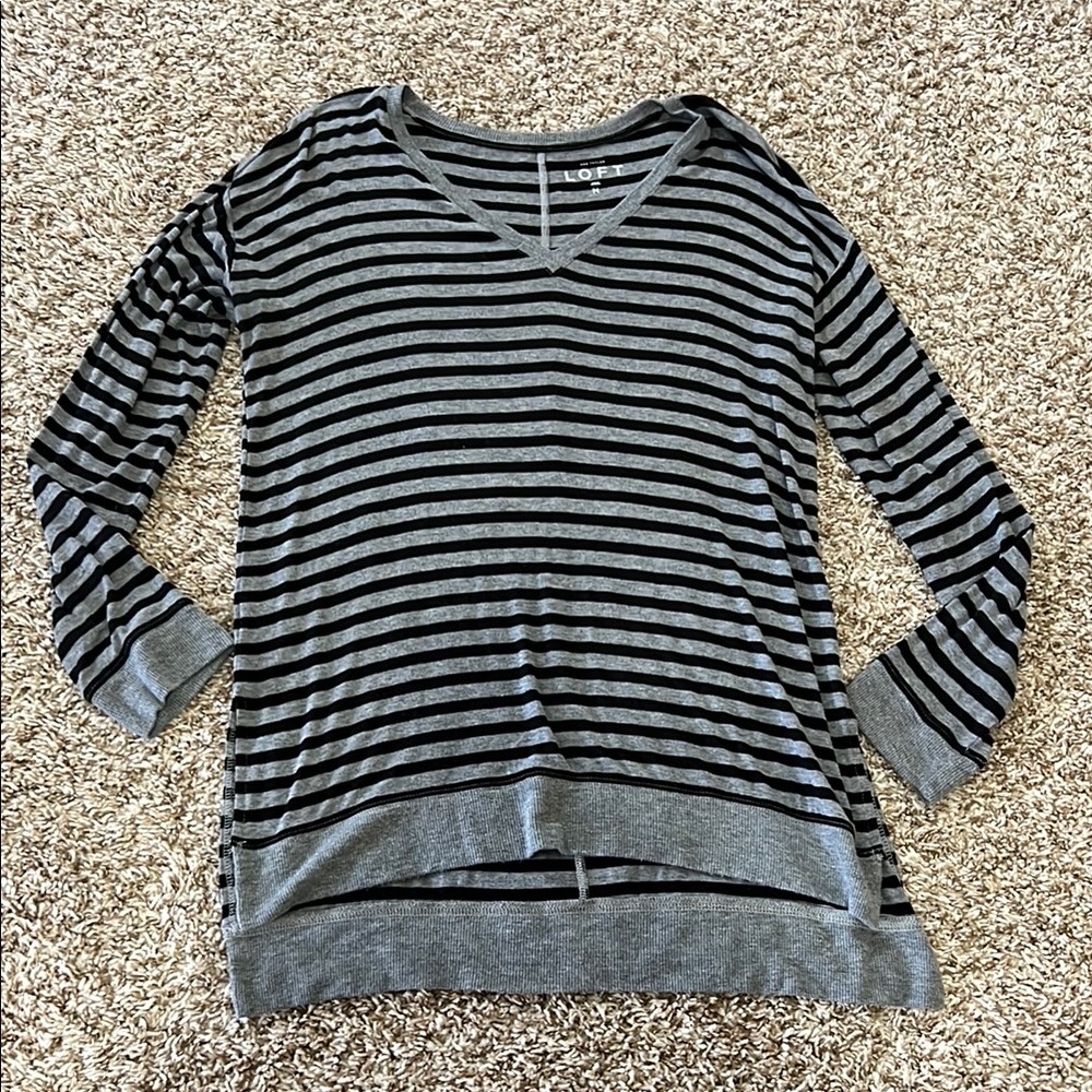 Ann Taylor LOFT Women’s Black and Gray Striped Sweater - Picture 1 of 9